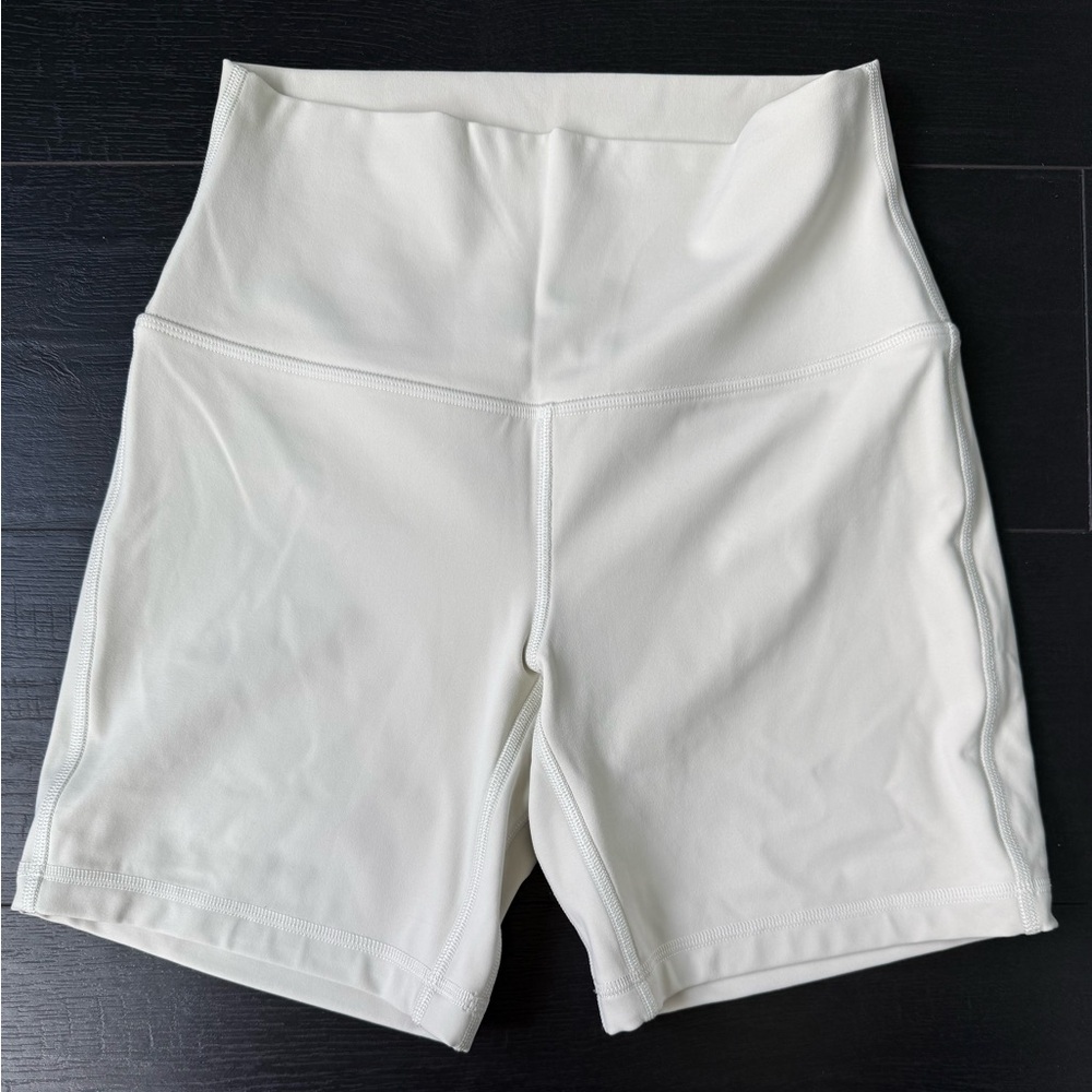 Lululemon Align 6 inch shorts